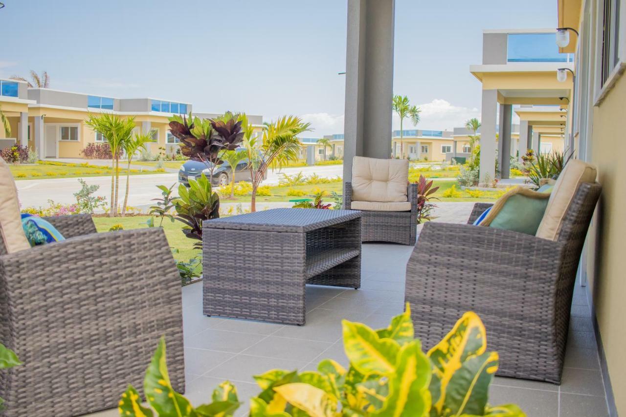 The Marina Villa De Sonja โอโชรีโอส ภายนอก รูปภาพ